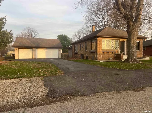 1510 N Cutright St, Chillicothe, IL 61523