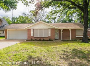 1003 Oakwood Dr, Euless, TX 76040