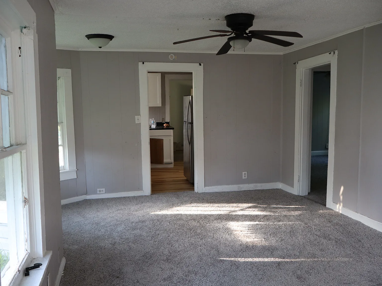 3 bed, 988 sqft, $1,195 — Photo 3