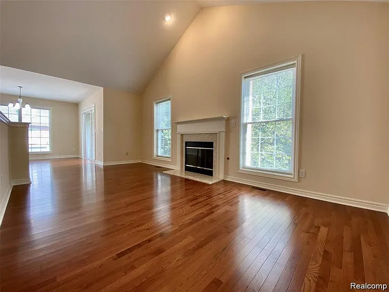 341 S Village Way — Photo 9