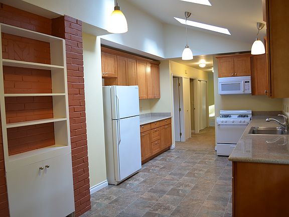 3rd image of 18531 61st Pl NE