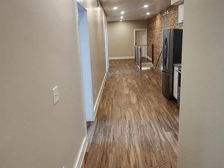 539 E 22nd St #3 — Photo 6
