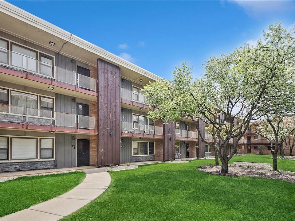 1st image of 9620 W Higgins Rd APT 2D