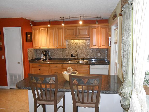 4th image of 1974 Cedarwood Dr