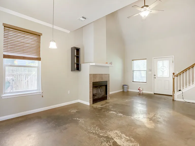 15314 Oklahoma St — Photo 2