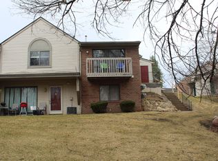 372 Spring Brooke Dr, Brighton, MI 48116