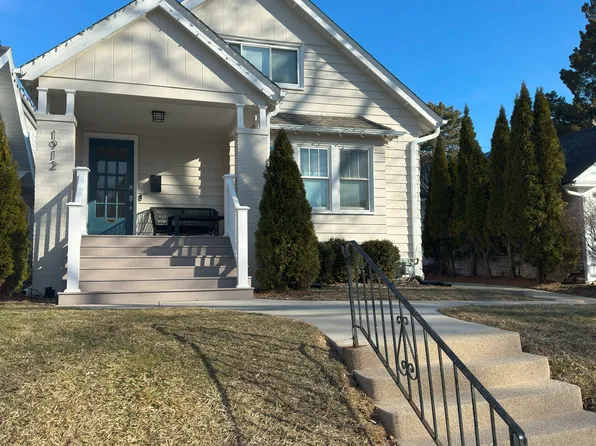 1912 E Lake Bluff Blvd, Shorewood, WI 53211