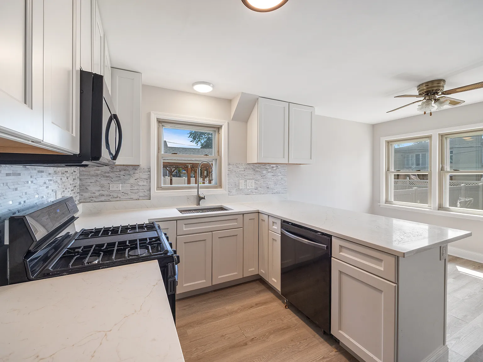 4 bed, 1.5 bath, 1238 sqft, $3,100 — Photo 4