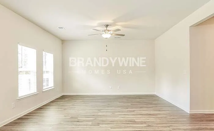 913 Hayston Way — Photo 5