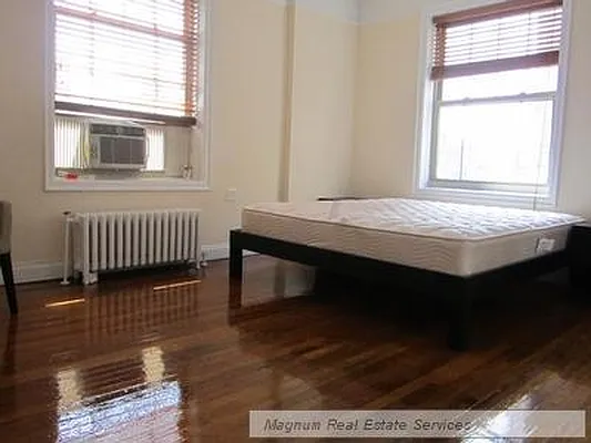 Rented by Magnum Realty Holdings, LLC | media 8