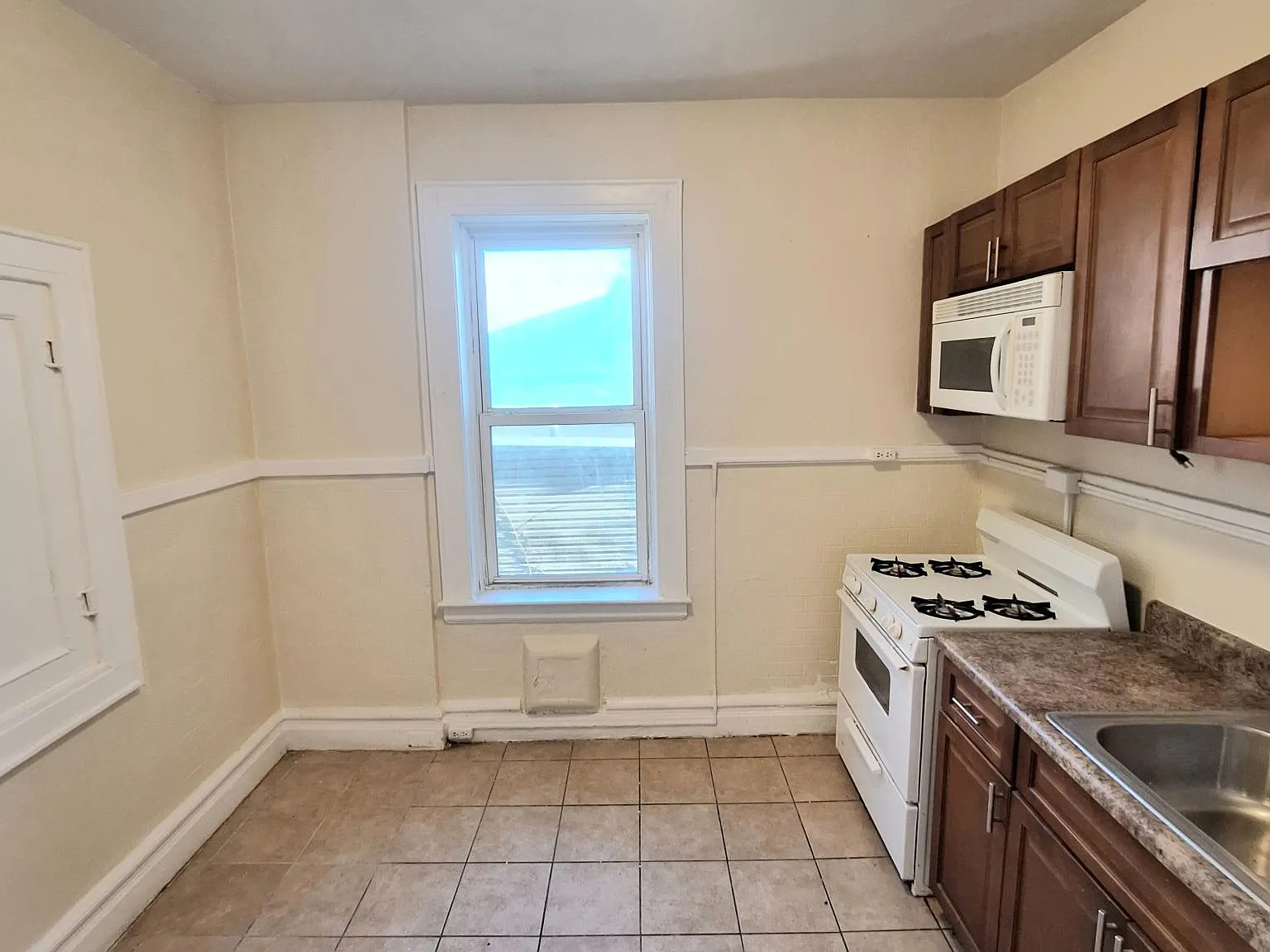 1 bed, $1,595 — Photo 2