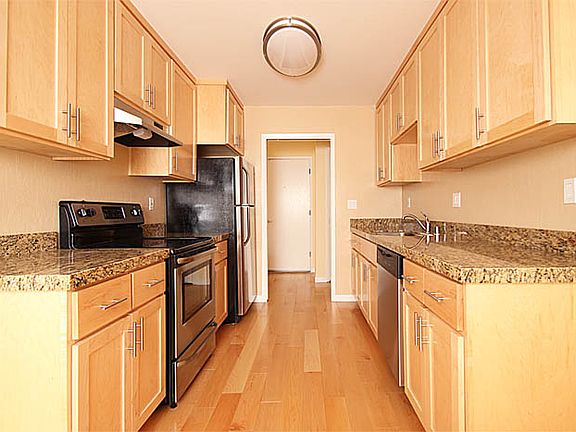 4th image of 696 Towle Way APT 25