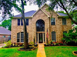 300 Oak Creek Ln, League City, TX 77573