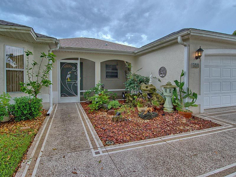 1st image of 450 Loma Paseo Dr