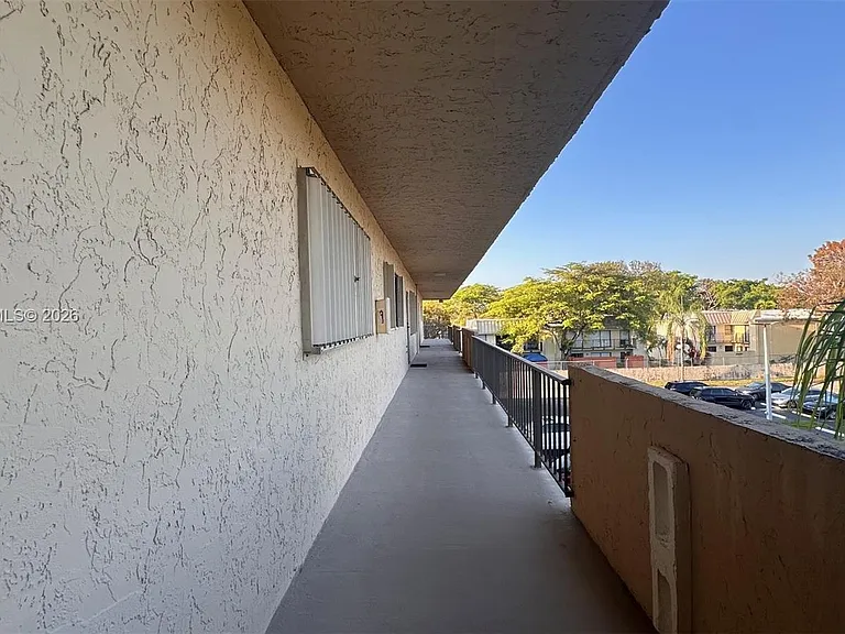 8401 SW 107th Ave #331E — Photo 3