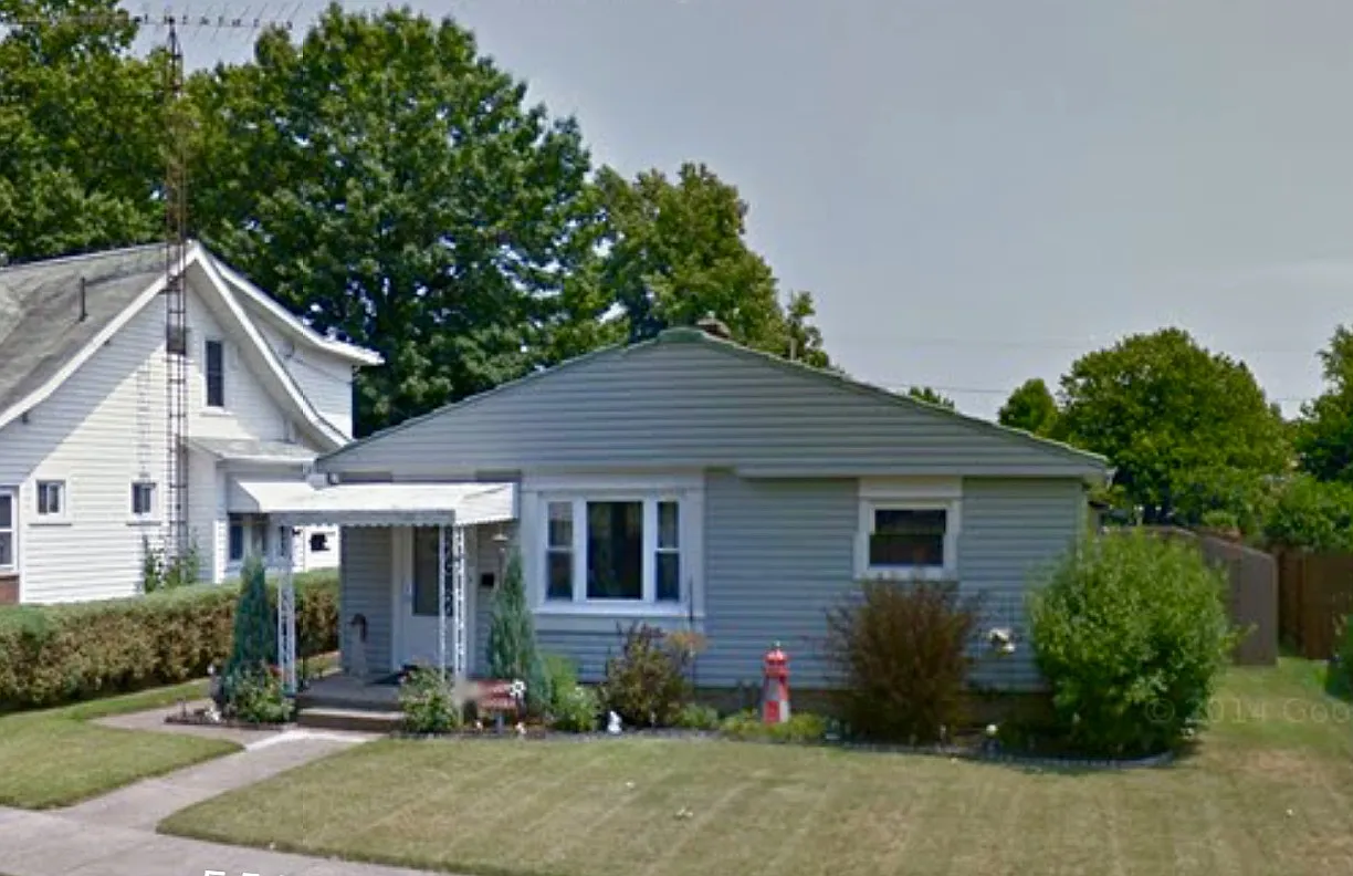620 E 5th St photo 1