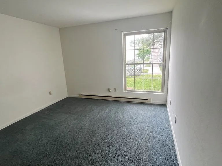 University Park Apartments near Cornell University — Photo 339