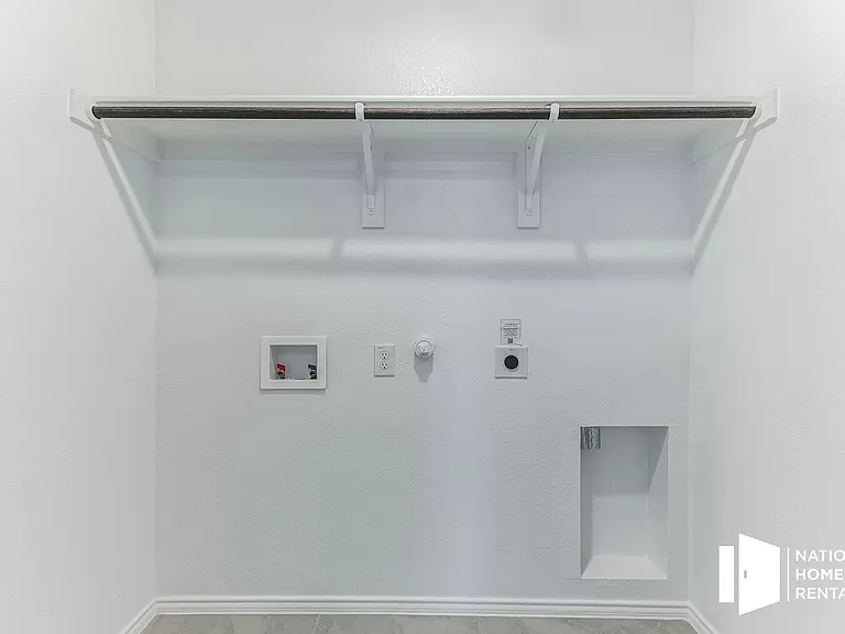 9733 Skyhawk Ave — Photo 13