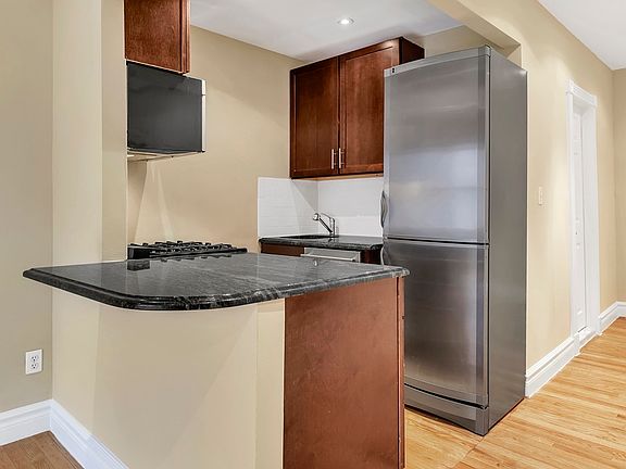 5th image of 404 E 88th St APT 6B