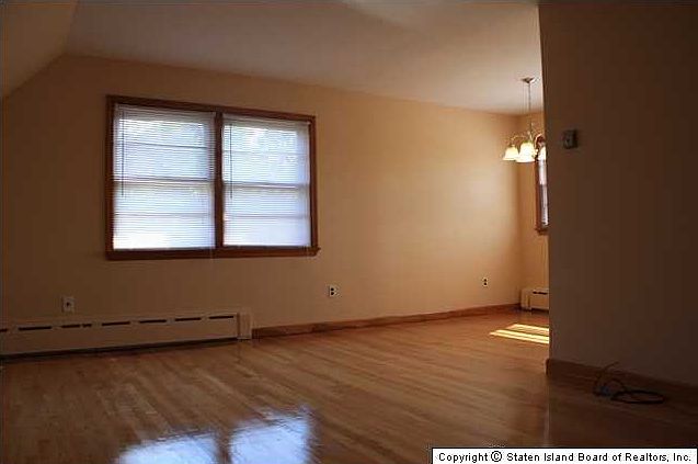 1st image of 542 Edgegrove Ave
