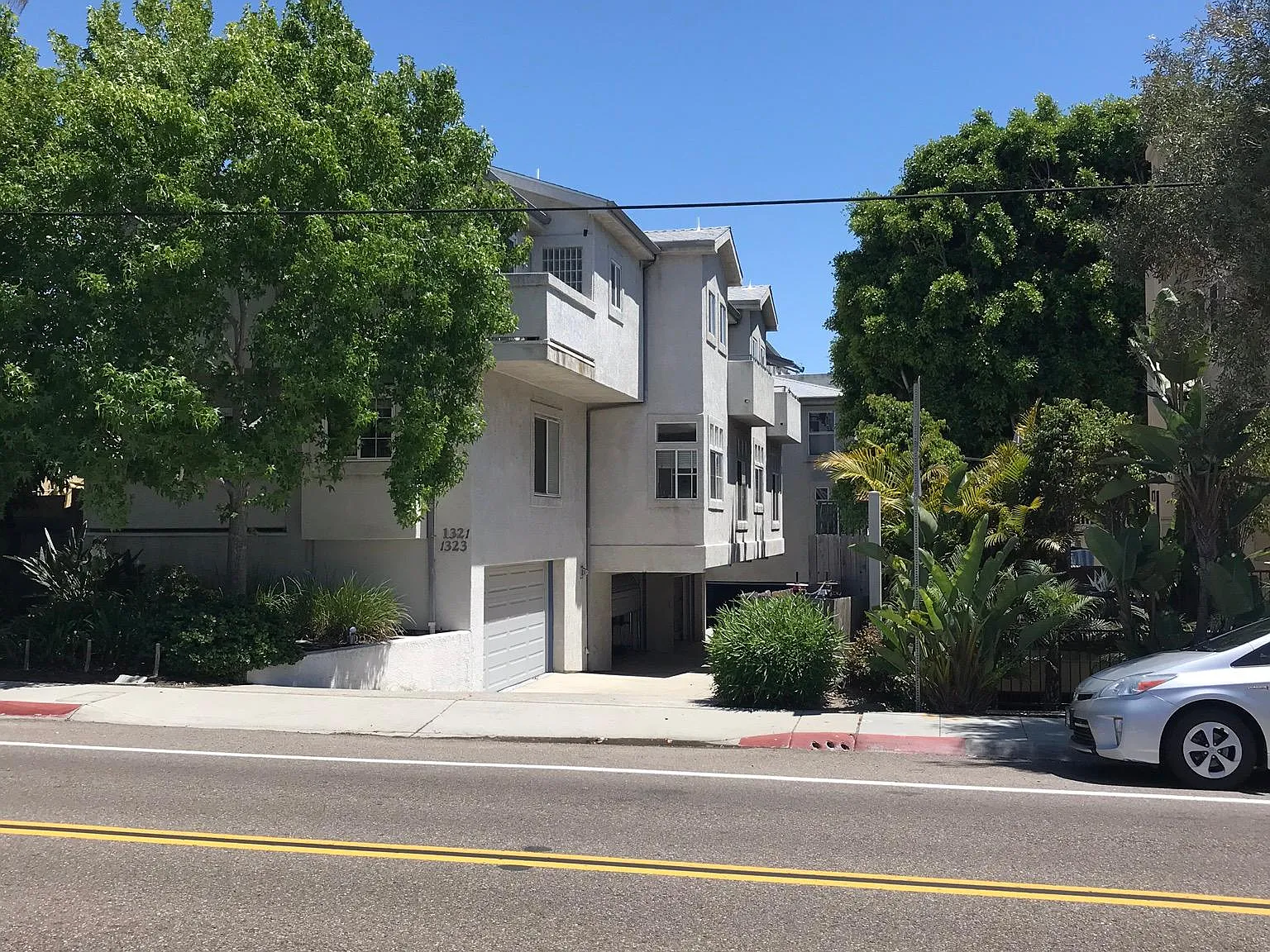 2 bed, 2.5 bath, 1560 sqft, $5,750 — Photo 4