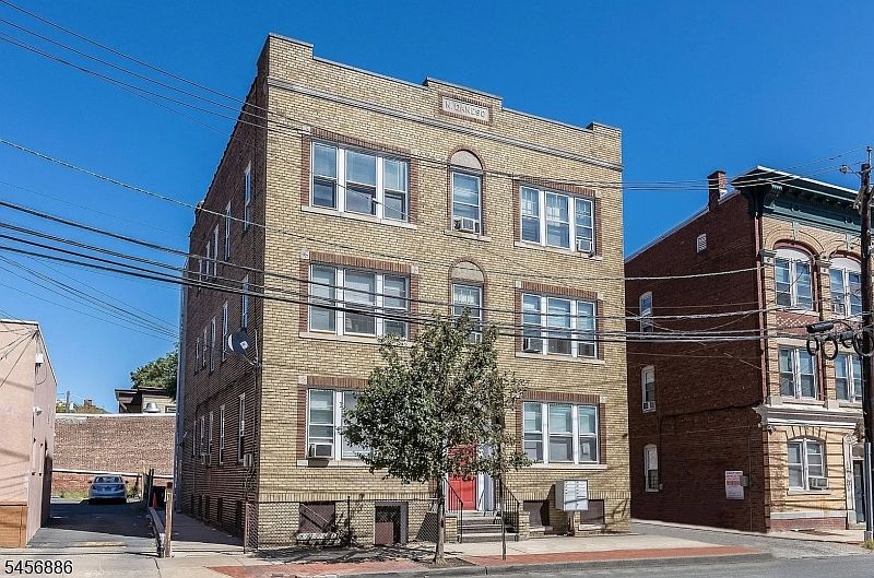 1st image of 57 Glenridge Ave APT 2R