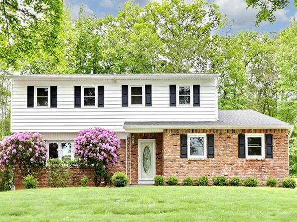 19 Verona Court, New City, NY 10956