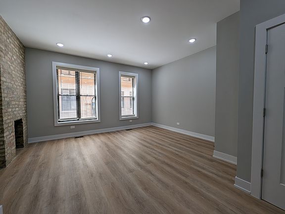 2nd image of 500 W Belden Ave #15