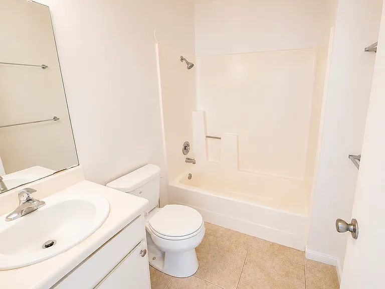 1829 Hornblend St #B — Photo 7