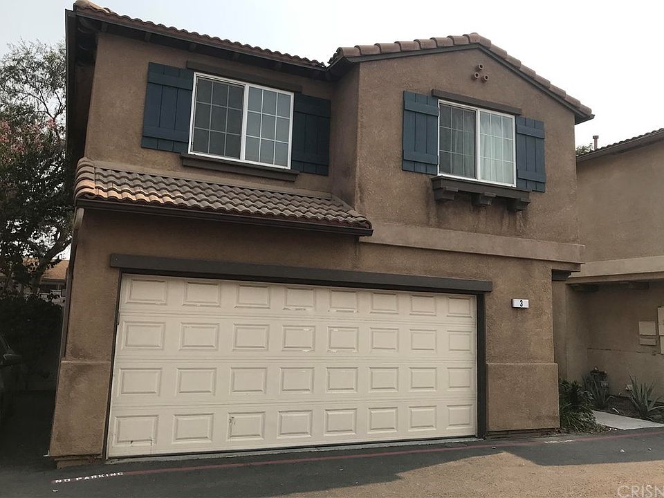 1st image of 9427 Lemona Ave Unit 3