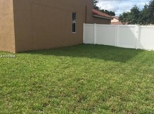 948 Falling Water Rd, Fort Lauderdale, FL 33326