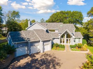 2090 Austrian Pine Ln, Minnetonka, MN 55305