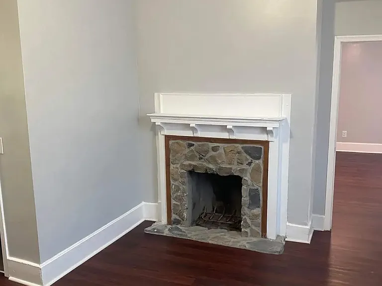 1110 Hampton Ave — Photo 3