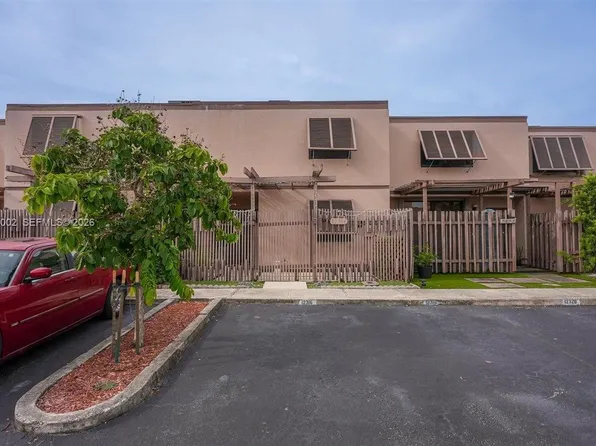 12316 NW 11th Ct, Pembroke Pines, FL 33026