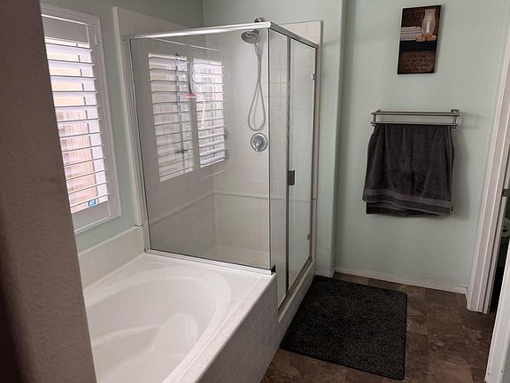 5th image of 4012 Trieste Cir