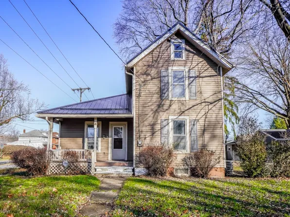 4 Wooster St NE, Navarre, OH 44662