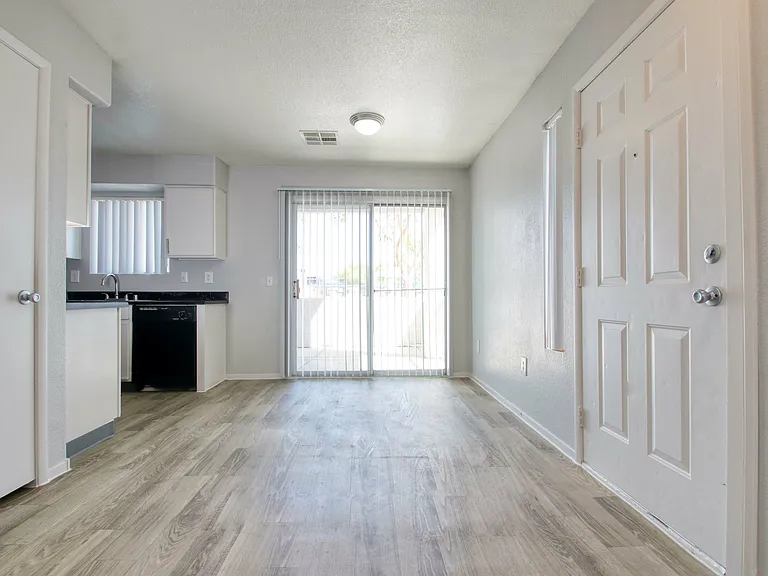 Aero Townhomes — Photo 11