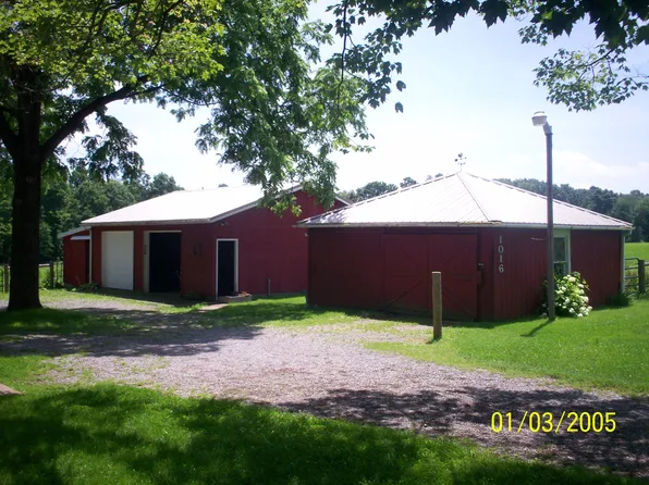 1016 Hilltop Rd, Greenville, PA 16125