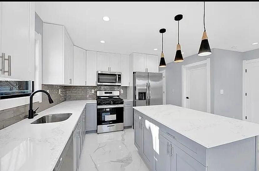 1st image of 11936 196th St #2
