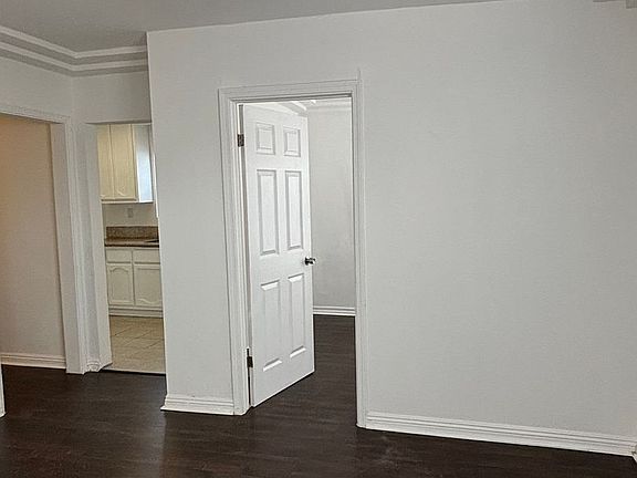 5th image of 2227 E 112th St #2227