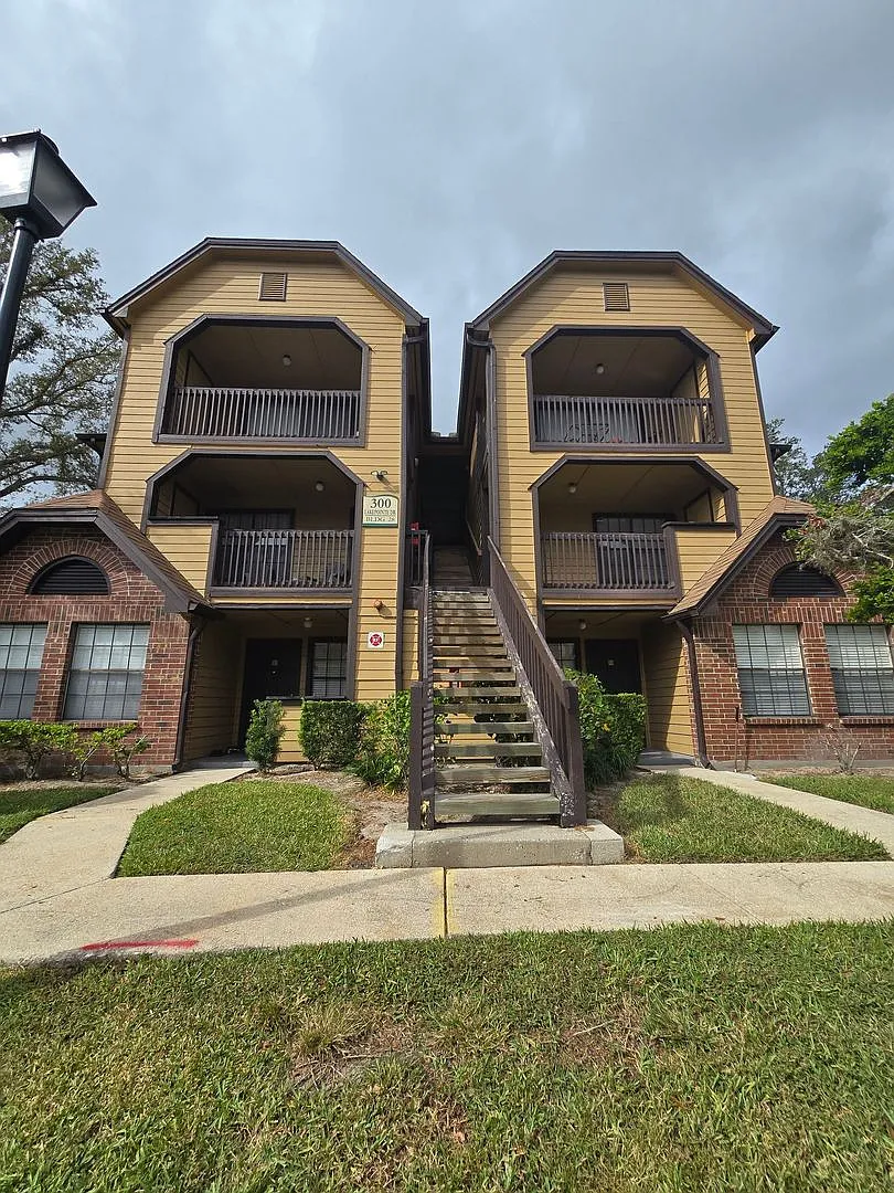 Building Photo - 300 Lakepointe Dr #204