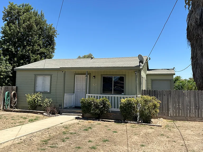 This newly updated home 2 bedroom 1 bath feature laminate flooring & paint throughout. Split Mimi in living room & both bedroom, indoor laundry, fence back yard & patio area.