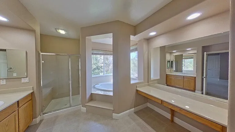 1692 Woodhaven Cir — Photo 17