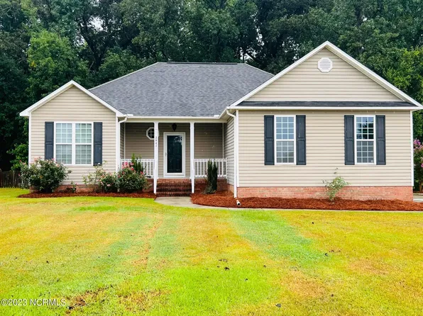 2847 Elizabeth Edwards Court, Grimesland, NC 27837
