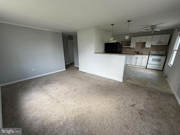 2nd image of 38 Hilldale Rd