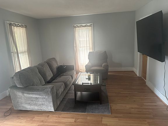3rd image of 135 Groton Ave #2