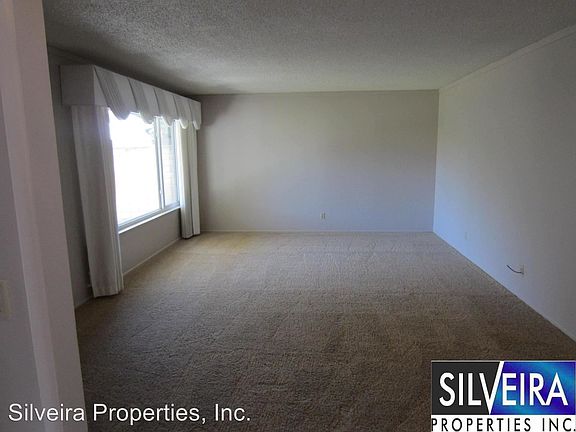 5th image of 515 N Lucas Dr