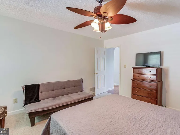 3314 Banks Mountain Dr — Photo 23