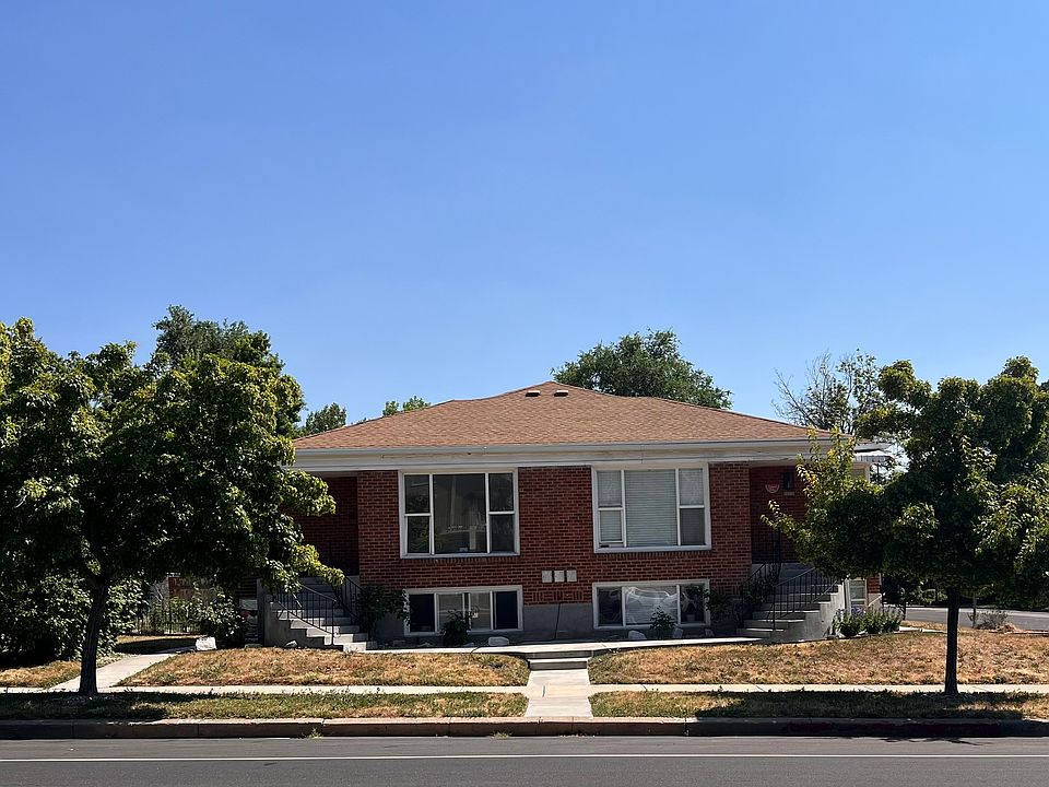 View of the property from 25th Street. There are two entrences to the unit - one from the north side and one from the south side.