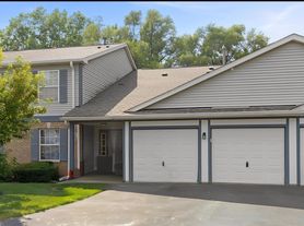 992 Langtry Ct, Elgin, IL